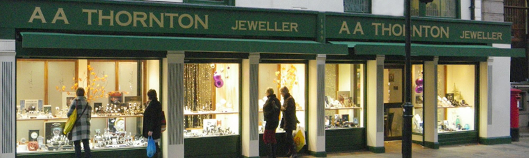 aa thornton jewellery shop window kettering