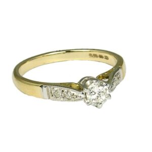 Pre loved 9ct diamond ring with diamond set shoulders £595