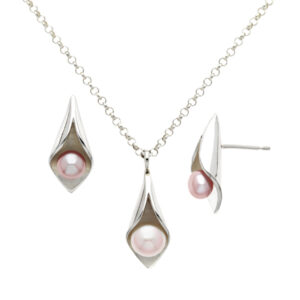 Silver Calla Lily pink freshwater pearl pendant on 18 inch silver chain & stud earrings From AA Thornton