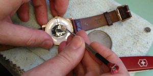 aa thornton watch battery replacement