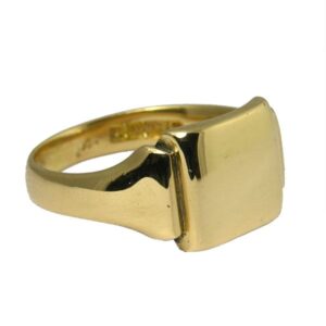 Pre loved 18ct signet ring from AA Thornton Jeweller Kettering Northampton