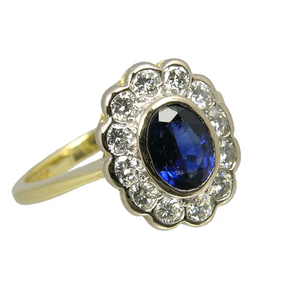 Pre Loved Second Hand 18ct sapphire & diamond cluster ring ref 99311 £1,995 from Thorntons Jewellers Jewellery collection Kettering Northampton