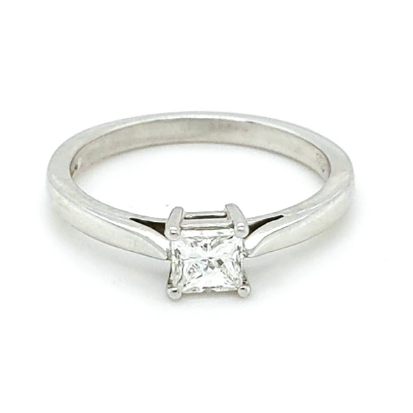 Pre Loved 18ct White Gold Princess Cut Diamond Ring