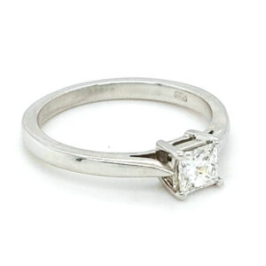Pre Loved 18ct White Gold Princess Cut Diamond Ring