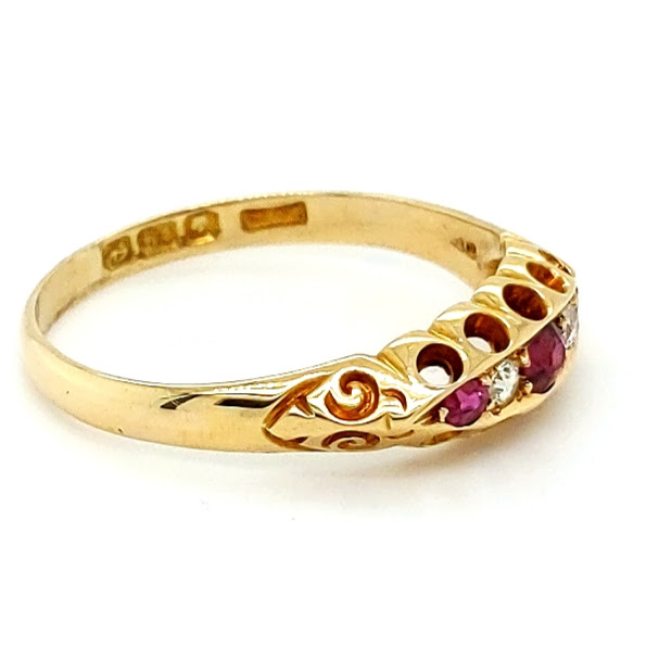 Pre Loved 18ct Gold Ruby And Diamond 5 Stone Ring