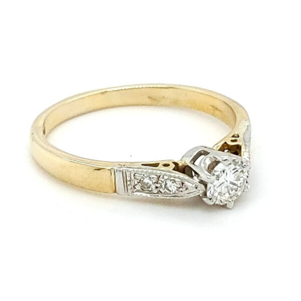 Pre Loved 9ct Gold Diamond Ring with Diamond Set Shoulders