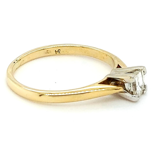 Pre Loved 18ct Gold Millenium Cut Diamond Ring