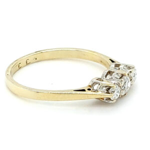 Pre Loved 9ct Gold 3 Stone Diamond Ring