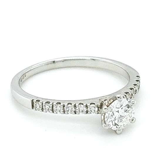 18ct White Gold Diamond Ring with Diamond set shoulders