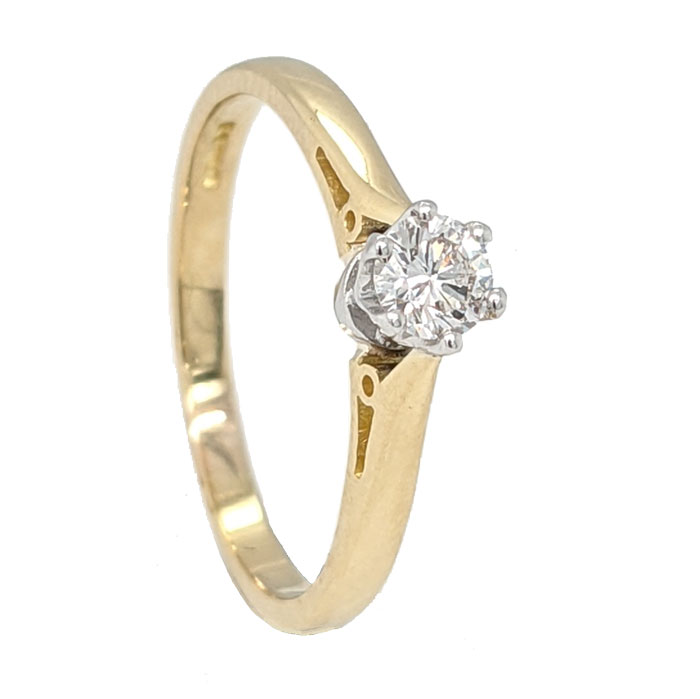 102044 Pre loved single stone diamond ring £750 on Jewellery blog by Sally Thornton for Thorntons Jewellers Kettering Northampton